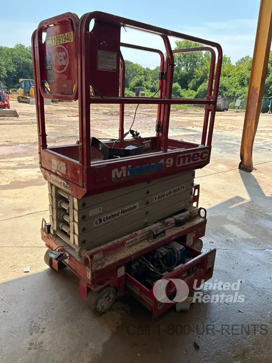 2020 MEC MICRO 19 Scissor Lift