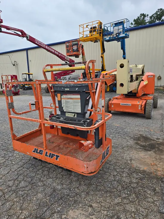 2017 JLG E450AJ Articulating Boom Lift