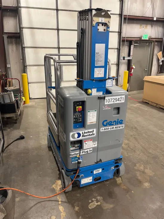 2018 Genie GR-20 Self-Propelled One-Person Lift
