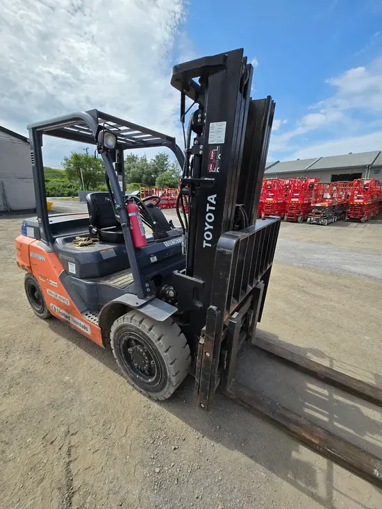 2018 Toyota 8FD35U Warehouse Forklift