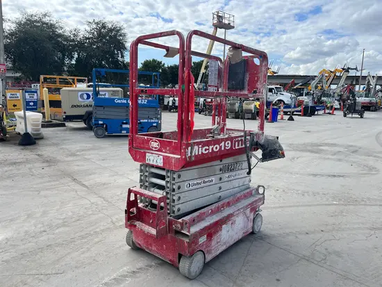 2018 MEC MICRO 19 Scissor Lift