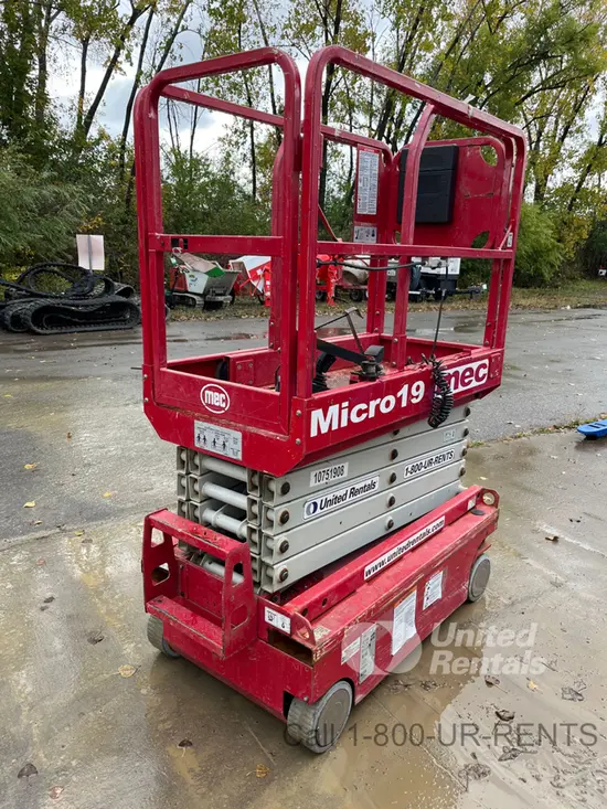 2018 MEC MICRO 19 Scissor Lift