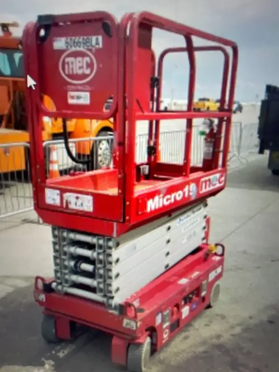 2018 MEC MICRO 19 Scissor Lift