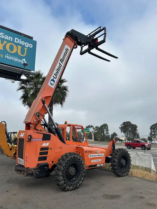 2017 SKYTRAK 8042 Forklift