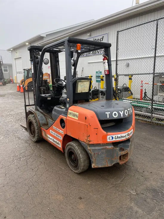 2019 Toyota 8FDU30 Warehouse Forklift