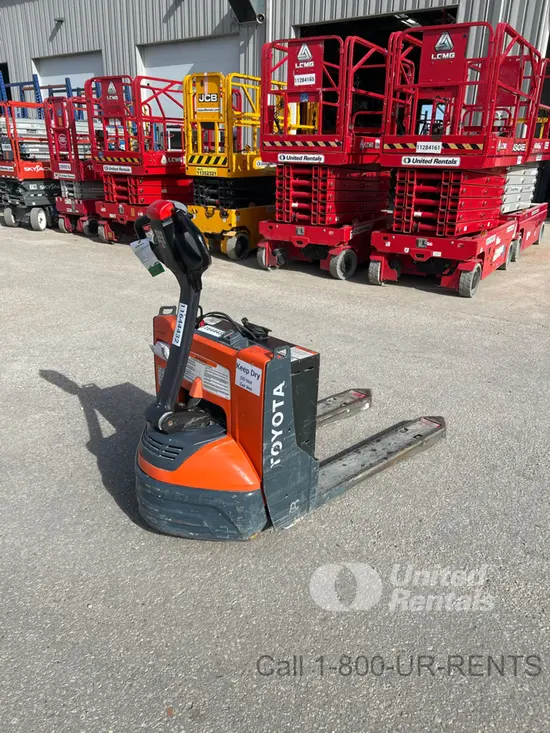 2023 Toyota 8HBW23 Jack