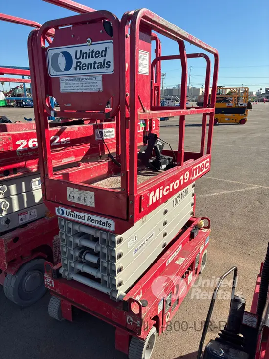 2018 MEC MICRO 19 Scissor Lift