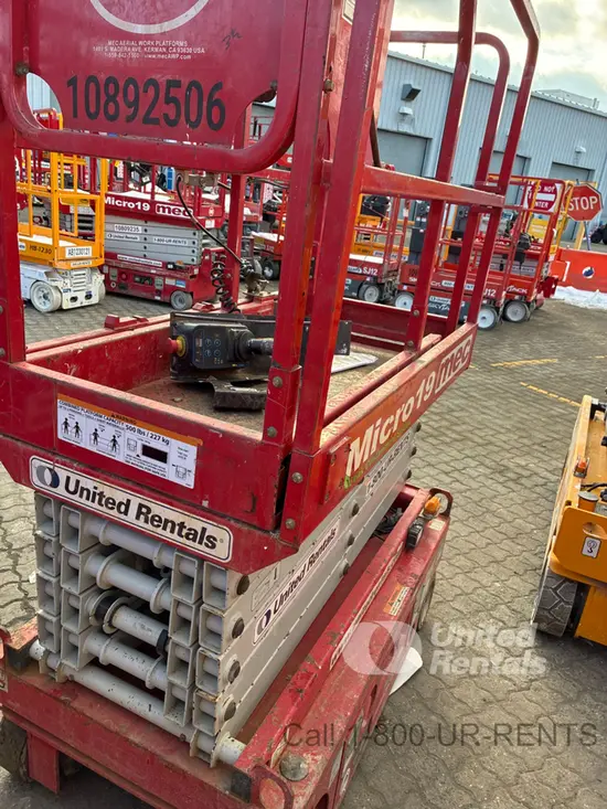 2019 MEC MICRO 19 Scissor Lift