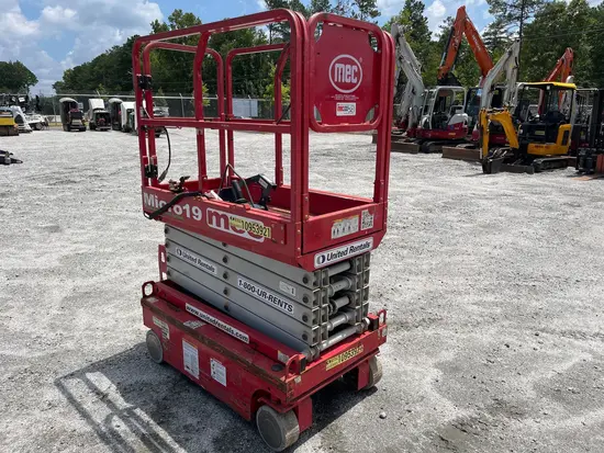 2019 MEC MICRO 19 Scissor Lift