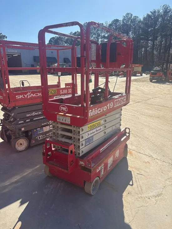 2019 MEC MICRO 19 Scissor Lift