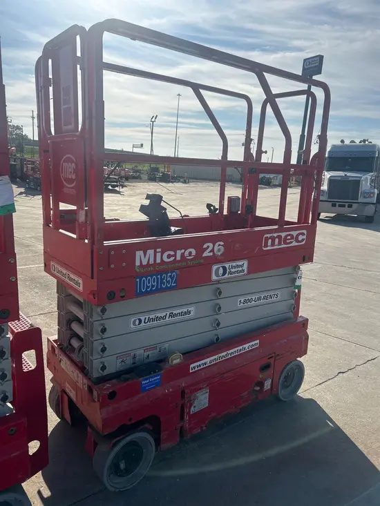 2019 MEC MICRO 26 Scissor Lift