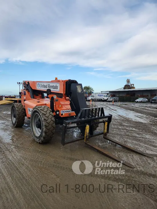 2018 SKYTRAK 8042 Forklift