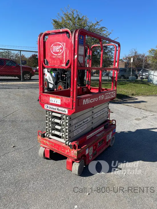 2019 MEC MICRO 19 Scissor Lift