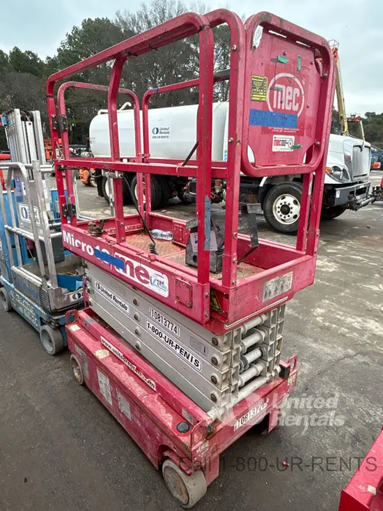 2018 MEC MICRO 19 Scissor Lift