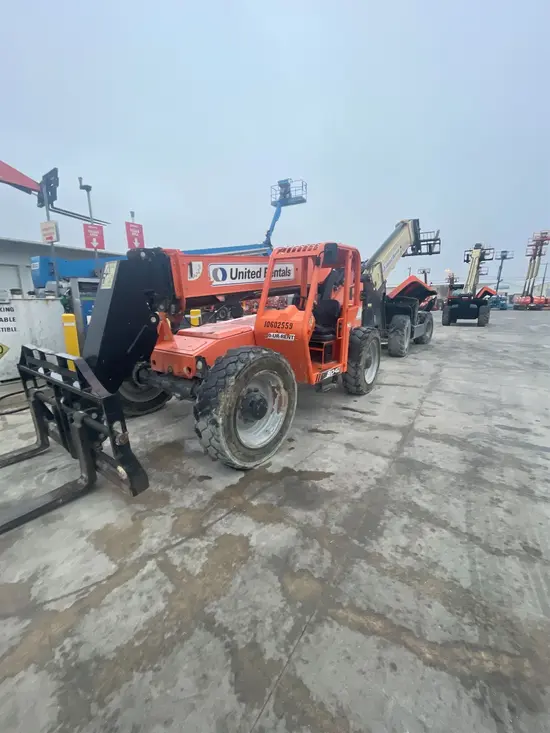 2017 SKYTRAK 8042 Forklift