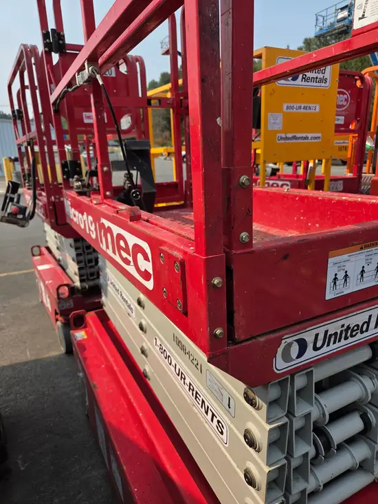 2019 MEC MICRO 19 Scissor Lift