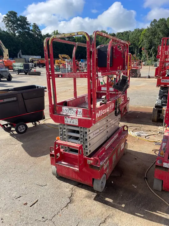 2019 MEC MICRO 19 Scissor Lift
