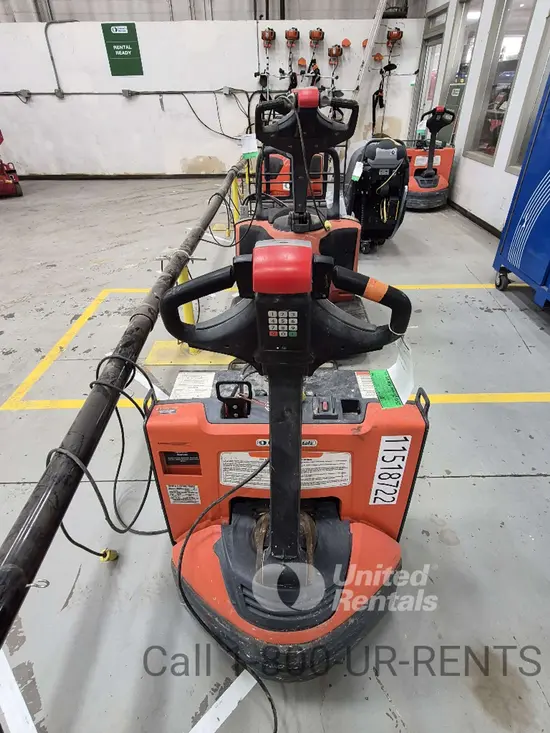 2022 Toyota 8HBW23 Jack