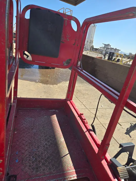 2018 MEC MICRO 19 Scissor Lift