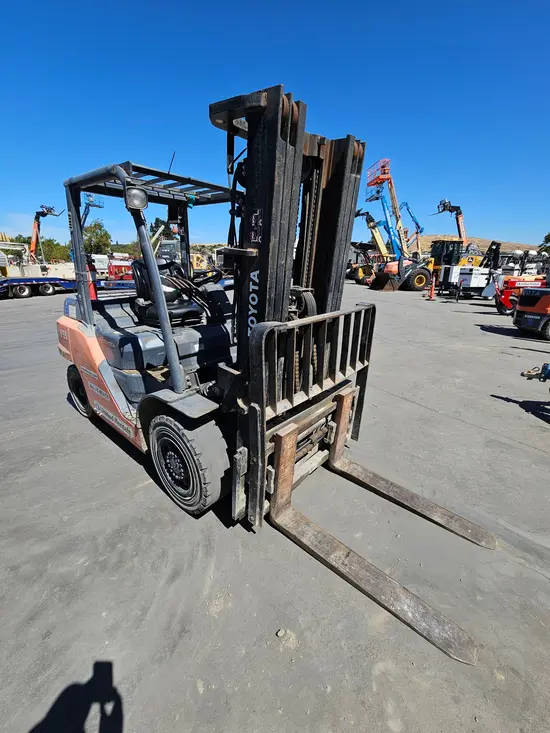 2018 Toyota 8FD35U Warehouse Forklift