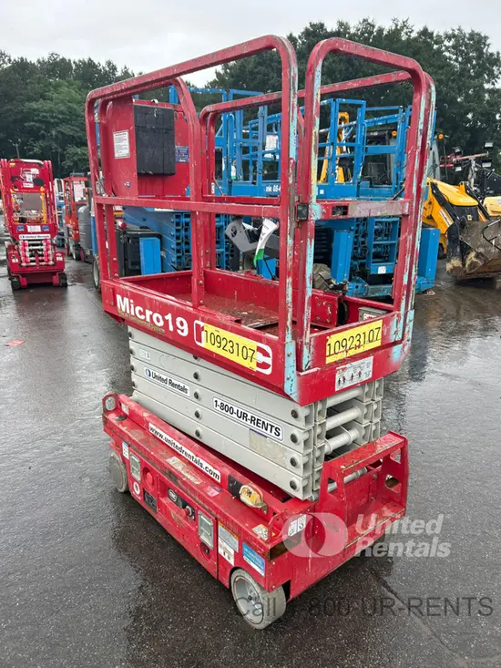 2019 MEC MICRO 19 Scissor Lift