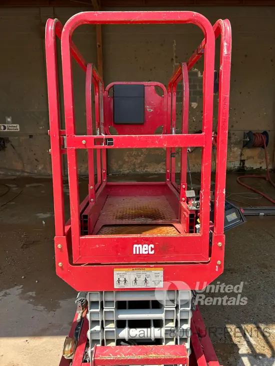 2019 MEC MICRO 19 Scissor Lift