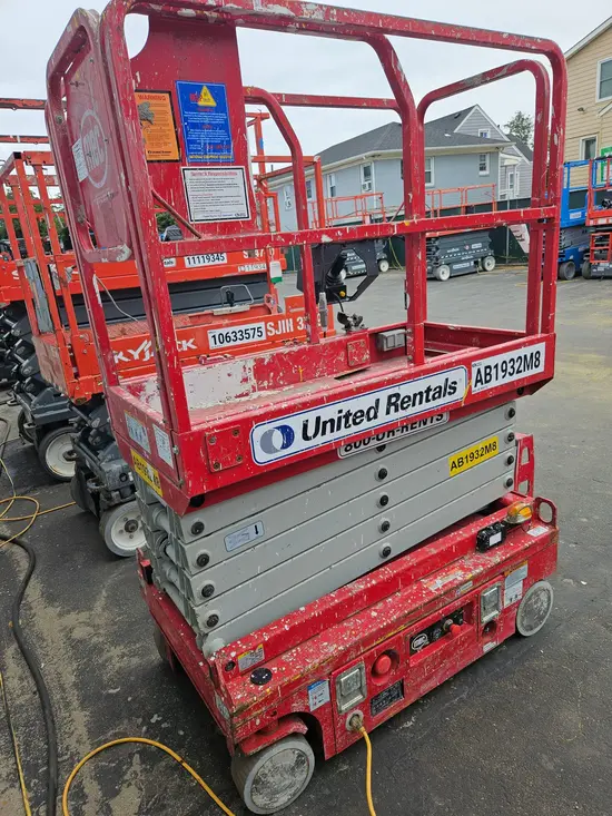 2019 MEC MICRO 19 Scissor Lift