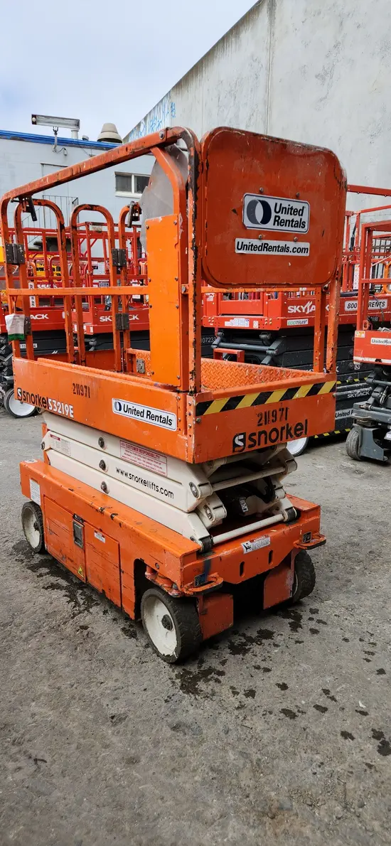 2018 Snorkel S3219E Scissor Lift