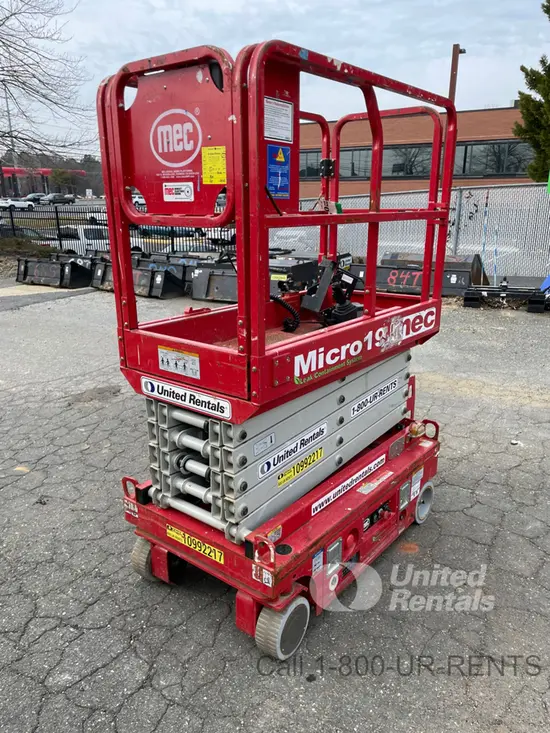 2019 MEC MICRO 19 Scissor Lift