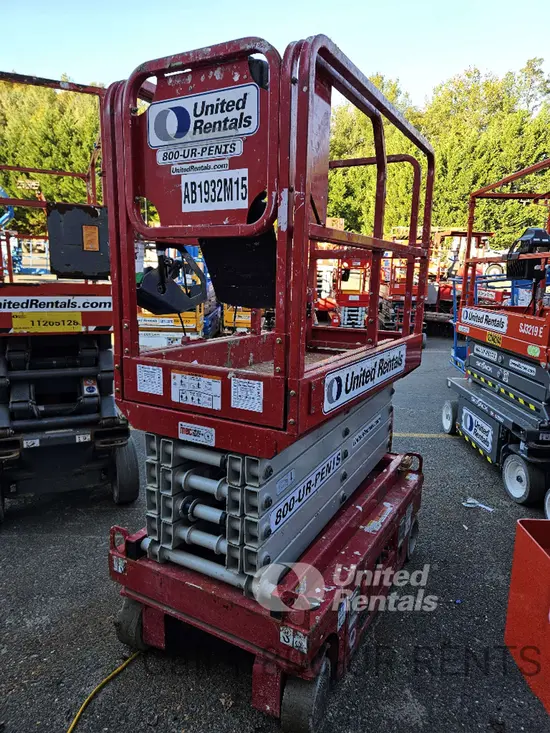 2019 MEC MICRO 19 Scissor Lift