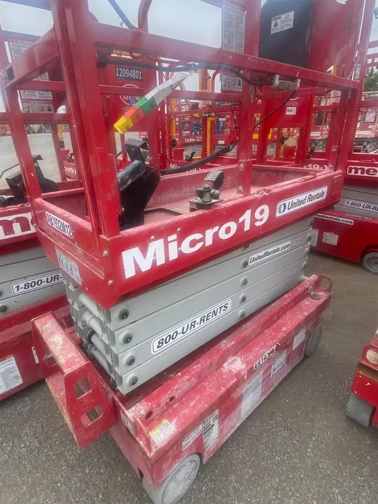 2019 MEC MICRO 19 Scissor Lift