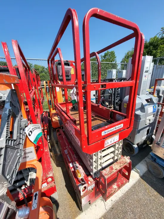 2018 MEC MICRO 19 Scissor Lift
