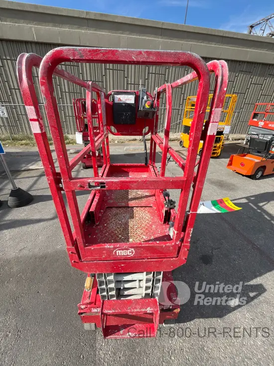 2018 MEC MICRO 19 Scissor Lift