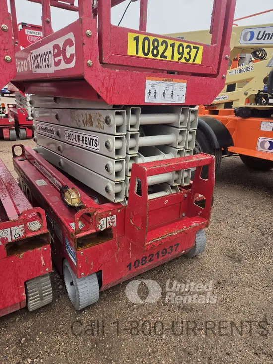 2018 MEC MICRO 19 Scissor Lift