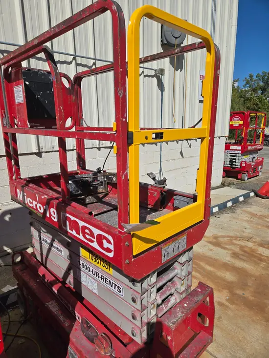 2019 MEC MICRO 19 Scissor Lift