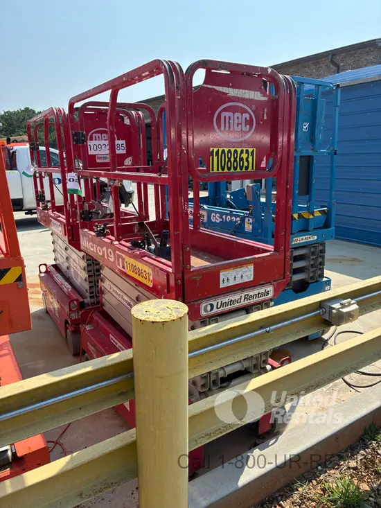 2020 MEC MICRO 19 Scissor Lift