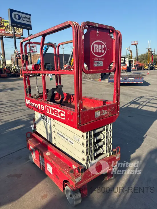 2019 MEC MICRO 19 Scissor Lift