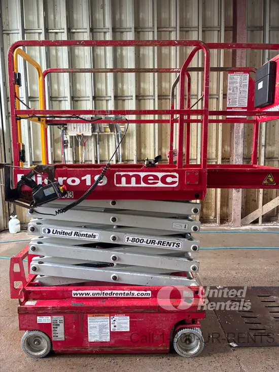 2018 MEC MICRO 19 Scissor Lift