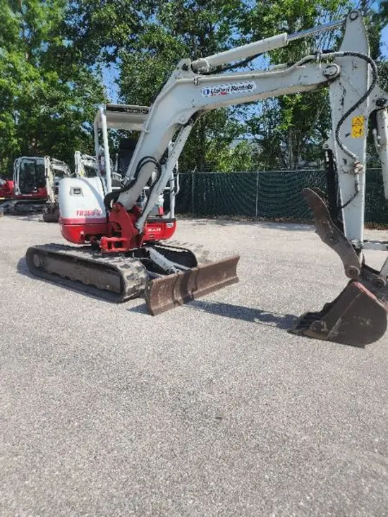 2022 Takeuchi TB250-2R Mini Excavator