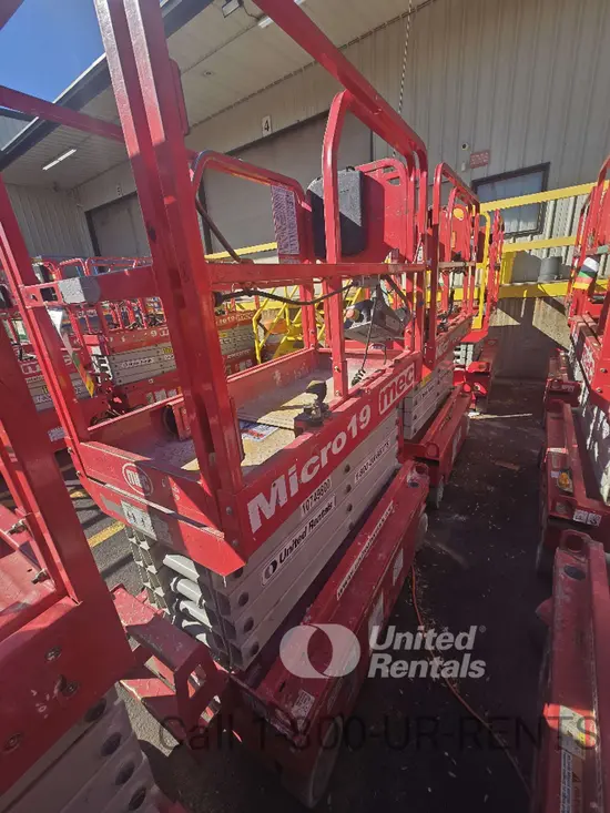 2018 MEC MICRO 19 Scissor Lift