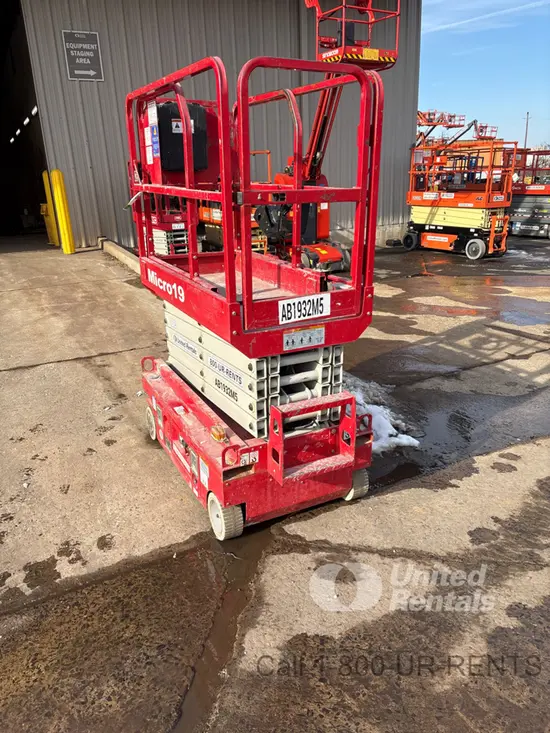 2019 MEC MICRO 19 Scissor Lift