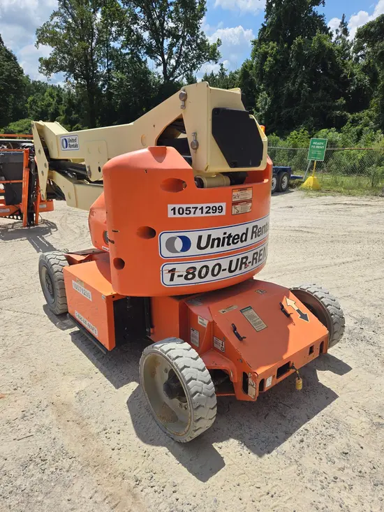 2017 JLG E400AJPN Articulating Boom Lift