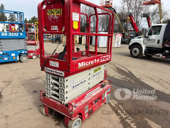 2019 MEC MICRO 19 Scissor Lift