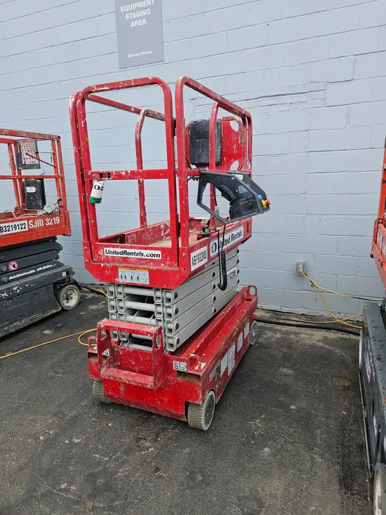 2019 MEC MICRO 19 Scissor Lift