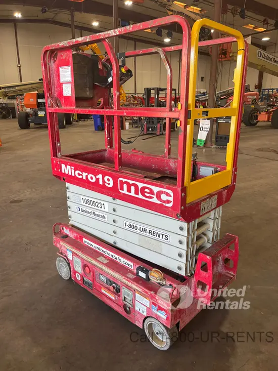 2018 MEC MICRO 19 Scissor Lift