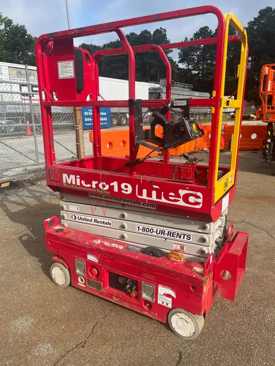 2022 MEC MICRO 19 Scissor Lift