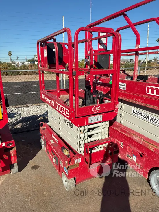 2018 MEC MICRO 19 Scissor Lift