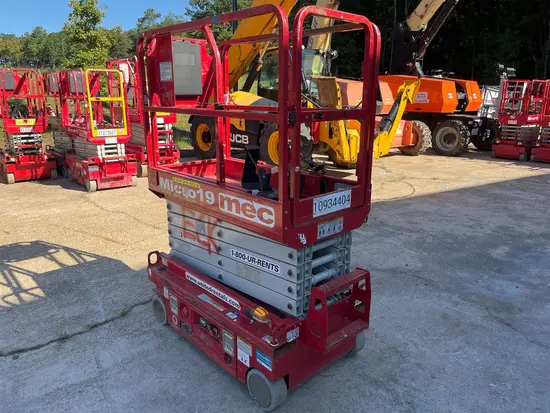 2019 MEC MICRO 19 Scissor Lift