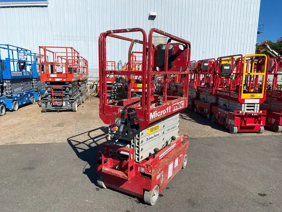 2019 MEC MICRO 19 Scissor Lift