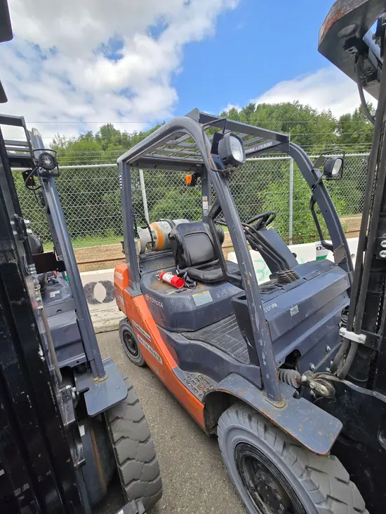 2019 Toyota 8FGU25 Warehouse Forklift